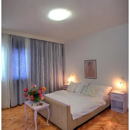 Stella Apartment *